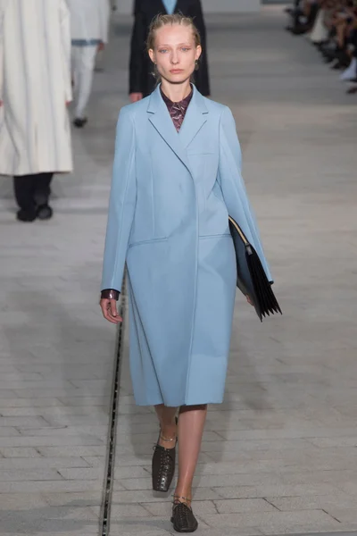 Look 44